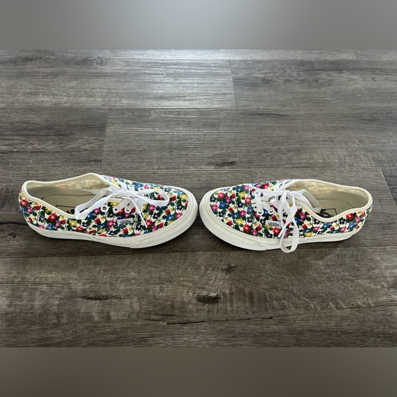 Vans Shoes - Women’s Lifted Flower Laced Vans 6